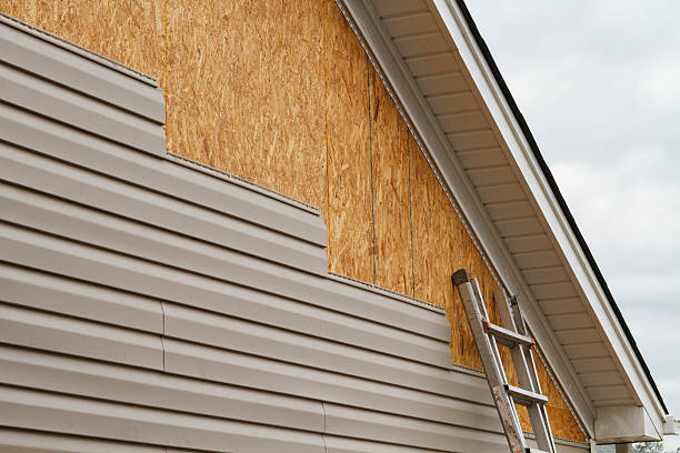 Professional Siding Repair technician working in Feasterville Trevose, PA